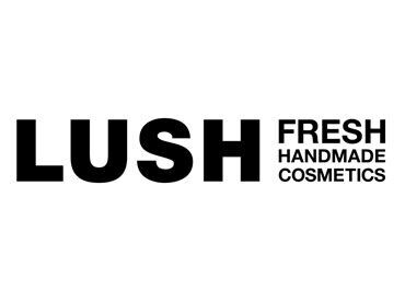 ラッシュジャパン合同会社　本社（フレッシュキッチン） ＼こだわりの詰まったLUSH製品／
新鮮な野菜やフルーツを使用！
良い香りに包まれながら、
心を込めてハンドメイドします♪