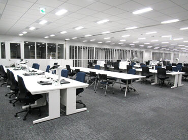 株式会社ゆうちょ銀行　大阪貯金事務センター 定年退職による人員補充のため、大量募集を今年は行います♪
長く勤めている社員が多く、サポート充実で安心◎