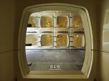 ≪まるで異国の世界!?≫
海外感が滲み出る、デザイナーズホテル！

髪色やピアスなど... 普段の格好で働ける♪