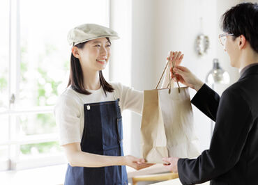 お客様から感謝の言葉をいただく機会も多く、
日々やりがいを感じながら働けるのも嬉しいポイント☆
※画像はイメージです