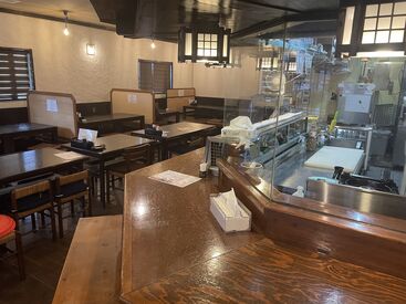 堅苦しい雰囲気はなし☆彡
髪やアクセも自由◎
あなたらしいファッションでバイトできます♪