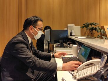 丁寧な研修&フォロー体制あり!
初めての接客や事務でも安心してスタートできます♪
スタッフ同士の協力もバッチリ◎