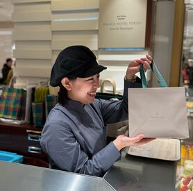 駅チカで通いやすい♪
スイーツに囲まれて働けますよ◆