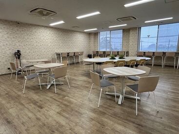 ＼まずは職場見学も可能です／
面接1回！応募後最短で2～3週間で勤務可能
他業種からの転職も歓迎！入社日は相談して決定します