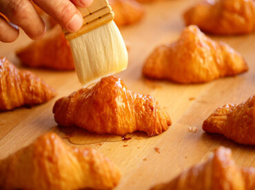 Mini One（ミニワン）小田原ダイナシティ店 焼きたての「ふわっ」とした香りがたまらない…★*
こだわりのパンがた～くさん♪
社割でお得にパンを買えちゃう特典付き!!