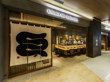 バイトから始めて、
社員にステップアップした方も多数★
【お客さまもスタッフも笑顔にする】の気持ちを大切にしています◎