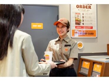 バーガーキング、びっくりドンキ―、ゴンチャなど
「石垣SSグループ」が運営するお店で使える
お得なクーポンを毎月プレゼント！