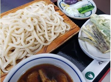 そば以外にもメニューあります！
賄いも飽きずに食べれます◎