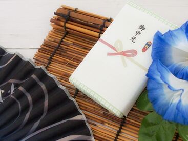 日本橋三越本店 毎年人気の短期！
初めてでも丁寧な研修があるので
安心してご勤務いただけます！