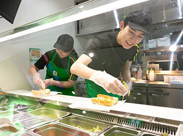 <お仕事はカンタンなことからStart!>
先輩が教えるので安心☆
ひとつずつ覚えて...
\できることが増えて楽しくなる♪/