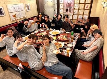 もんじゃ 近どう 写真は、まかないの様子！学生スタッフが多く、和気あいあいとした雰囲気♪
新しい友達も自然とできちゃう★高校生も歓迎です！