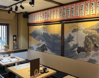 バイト終わりにみんなで食べるまかない時間が楽しいひと時♪
お腹いっぱい食べてOK！＜どれだけ食べても0円◎＞