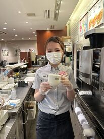 学生さんから主婦さんまで活躍中♪

プライベートに合わせて勤務OK♪
シフト希望はお気軽にご相談ください◎