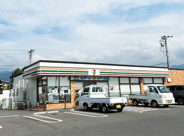 セブンイレブン　中野市若宮店 ＼セブンイレブン中野市若宮店！／
未経験さんも始めやすい環境です◎
”お小遣いや家計の足し”にオススメ♪