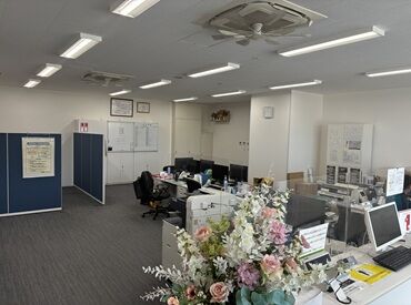 伝票出しやカンタンなデータ入力等をお任せします♪
未経験大歓迎◎
華美でなければオシャレも自由◎