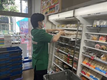 従業員の働きやすさを第一に★
オーナー・店長の2世代で経営しているセブンイレブン。
たまに飲みに連れて行ってくれることも♪