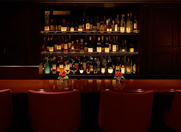 銀座レカン ≪銀座レカン≫
バールーム併設の高級フレンチ店！
コンクールで数々の賞を取得したソムリエも在籍◎