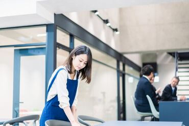 企業内の社員食堂スタッフ 平日だけの勤務で生活リズムも安定！
朝・昼・夕の中からシフトが選べて、
無理なく働けるカフェのお仕事です♪