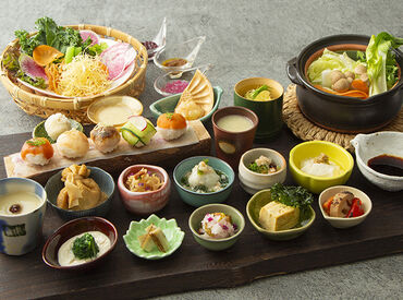 ＼土日祝は時給UP！／
週2日～・1日4h～OK！
シフト自由で学業・家事・副業との両立も◎