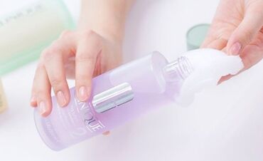 美容部員
CLINIQUE(クリニーク)