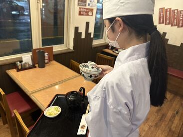 十勝豚丼いっぴん 平岡店 マンツーマンでお仕事内容をレクチャー★
だからこそ、バイトデビューの方や飲食未経験さんも安心して働けます！