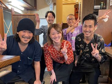 桜木町駅から徒歩2分!
1階は立ち飲み、2階はテーブル席をご用意しています!