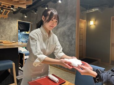 英語や中国語など語学力のある方は優遇あり！
実践的なコミュニケーションもとれるので
スキルを活かしたい、磨きたい方にも♪