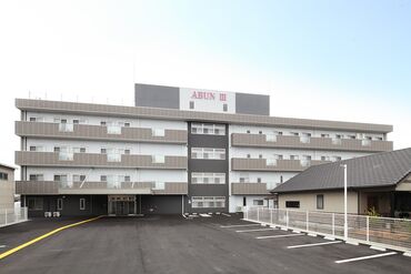 「将来を考えて、安定した仕事に就きたい」
未経験からでも正社員として
安定したキャリアを築ける環境が整っています◎