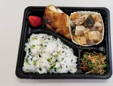 学食だからお客さんは生徒や先生だけ。
対応もスムーズで初心者さんも安心！