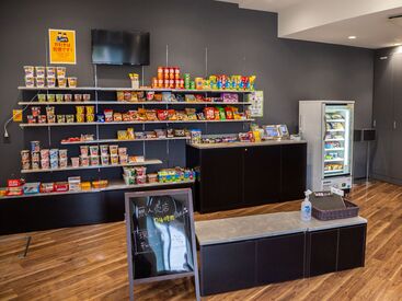 休憩室には売店も◎
未経験の方でも研修制度が整っているので安心して働ける環境です！