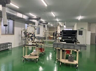 株式会社山登ゴム 駐車場完備のため家から職場まで、
交通機関のストレスなく通えます◎
交通費は一律2万円支給でお財布の負担も少なめ！