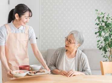 ★1食350で食事補助あり★
節約しながら稼げる！
自分以外の人が作る
温かい食事も人気の一つです！