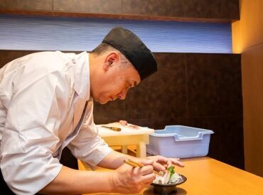 おさかな家族　イオンモール福津店［107］ グループ各店で使える食事券毎月支給！
300円分×3枚を毎月アプリにて支給！
ご友人や家族とお得にお食事♪