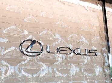 トヨタカローラ南海株式会社　レクサス泉北店 未経験歓迎◎
接客好きな方大歓迎です♪