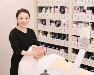 CPサロン　ダイア ≪未経験から始められます≫
無資格・経験は不要です◎
働きながら自然と美容知識が身につきます♪