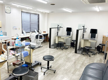 視力検査も一から丁寧に指導します。
難しいことはないのでご安心ください♪