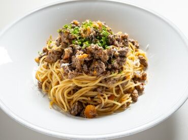 美味しい料理のまかないあり◎人気のスコーンなどを社割で購入することも可能!