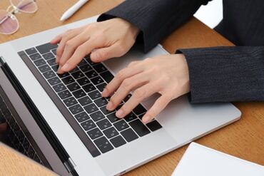 和気あいあいとした風通しの良い職場！
スタッフ同士の距離感も程よく、
オンとオフのメリハリをつけながら働けますよ♪