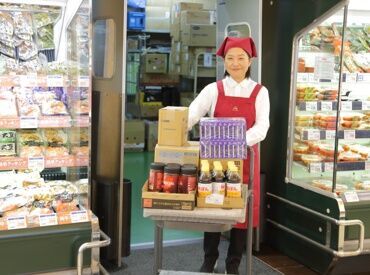 Ａコープ高蔵寺店 現在のスタッフもみんな未経験からスタートしました♪先輩スタッフが側にいるから、わからないことも聞けるのも安心ポイント！