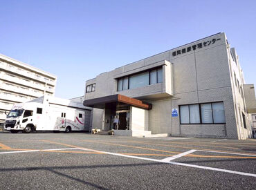 マイカー・バイク・自転車通勤OK!
無料の駐車場&駐輪場ありで通勤もラクラク♪