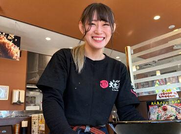 毎日丹精込めてラーメンを作ってます★
みんな和気あいあいと楽しみながら働いてますよ～！
誕生月には食事券をプレゼント！
