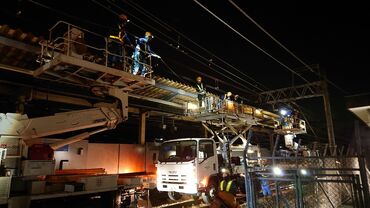 三光電気工事株式会社　大井営業所 ≪電車線工事スタッフ≫
電気工事の資格や経験は問いません！
初めての方もしっかりサポートするのでご安心ください◎