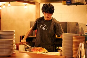 CONA 横浜西口店 先輩や仲間たちがしっかりフォローしてくれるので安心♪
スタッフはみんな仲良し◎
仕事終わりにみんなでご飯に行くことも★