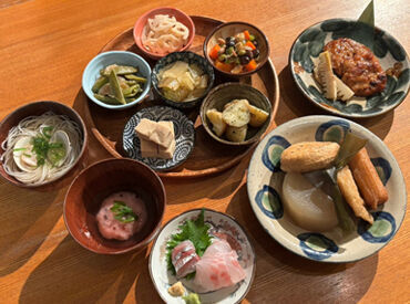 菜や　おはし ＼平日に働ける方大募集★／
落ち着いた雰囲気なので、未経験から働きやすい◎
気になる方は”履歴書不要”で面接へ♪