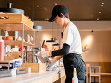 ベッセルイン高田馬場駅前 ＜学生スタッフ活躍中♪＞
土日祝だけの勤務なので
平日は忙しくて働けない方にもピッタリ◎
シフトはお気軽にご相談ください！