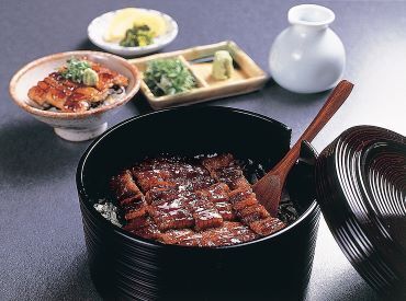 ちか定 うなぎの名店『ちか定』のアルバイト募集。
賄いあり。うなぎを使った料理なども出てきます。