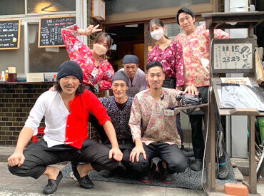 のげちゃん 一番左が店長です！
みんなのお兄ちゃん的存在◎
お店は親しみやすいレトロな雰囲気です！