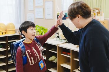 ベネッセ 学童クラブ本郷 未経験/無資格の方も安心◎
こどもたちと一緒に遊ぶことからスタート！
元気なこどもたちと過ごすと
スタッフまで笑顔になれます