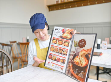 「わからない…どうしよう…。」困った時は先輩や周りのスタッフがすぐに駆けつけます★チームワークを大切にしている環境です◎