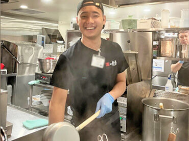 博多一風堂天王寺ミオ店 ＼天王寺駅直結／
駅スグだから通勤便利！
寄り道感覚でサクッとバイトしませんか♪
お仕事後にはショッピングも楽しめます！